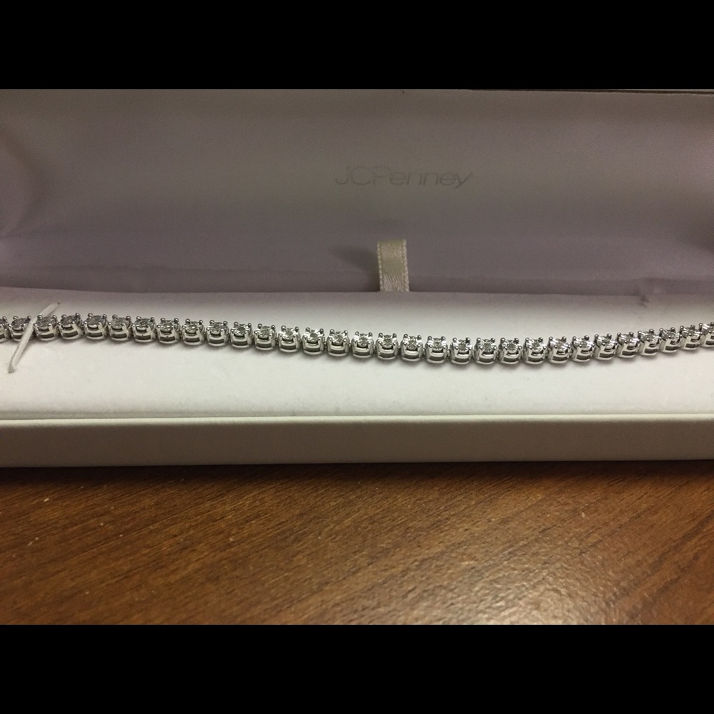 1/2 Ct. T.W. Diamond Sterling Silver Bracelet